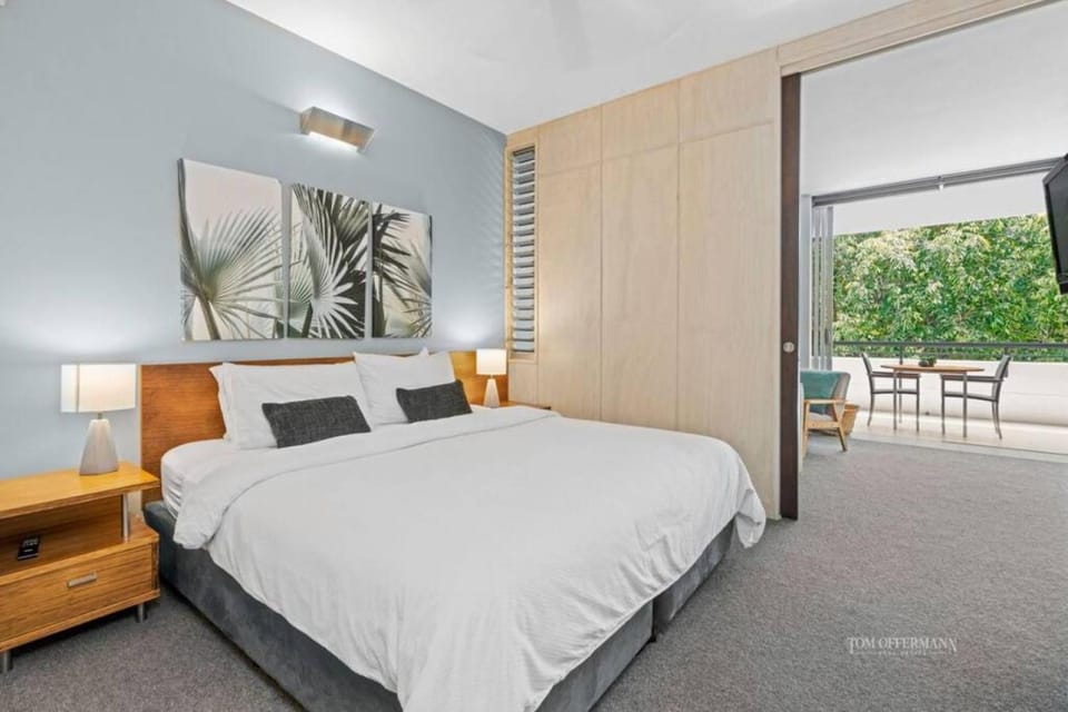 Tranquil retreat minutes walk from Hastings St 7303 Apartment in Noosa Heads