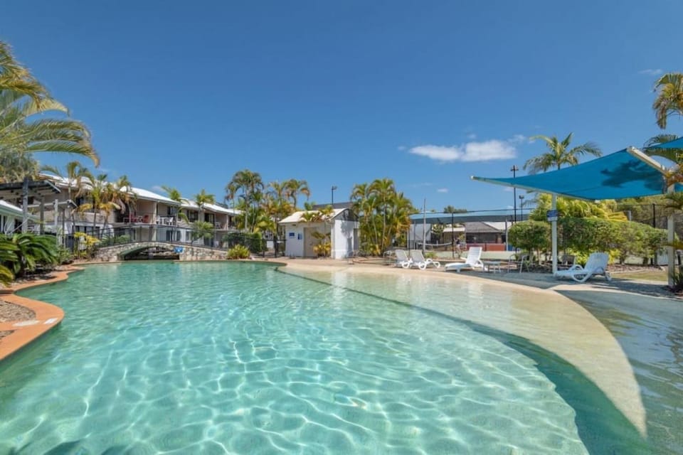 Tranquil Noosa retreat minutes from the river 40IP Apartment in Noosaville