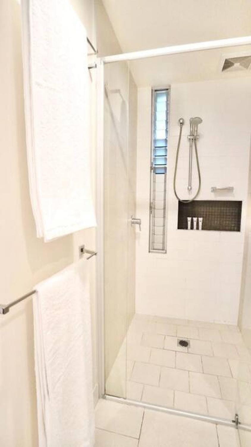 Lush Rainforest Retreat minutes from Hastings St 8201 Apartment in Noosa Heads