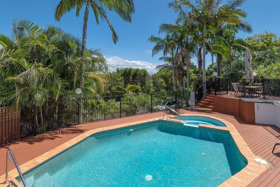 3BH Stunning Views Heart Of Noosa Apartment in Noosa Heads
