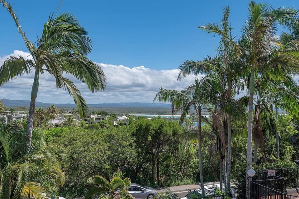 3BH Stunning Views Heart Of Noosa Apartment in Noosa Heads