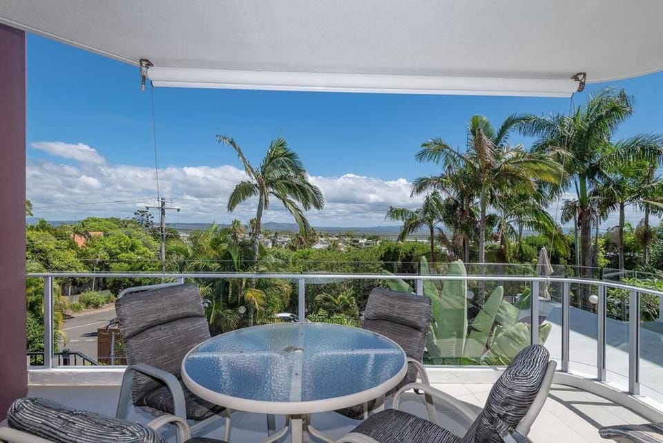 3BH Stunning Views Heart Of Noosa Apartment in Noosa Heads