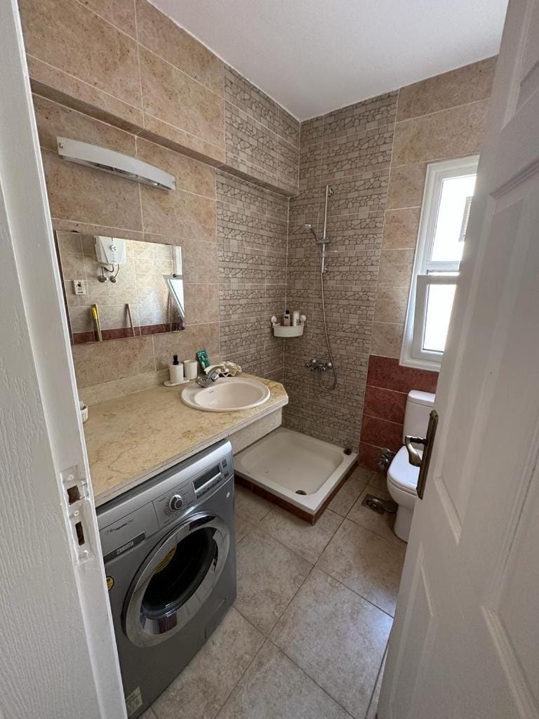 Hot Tub, Bathroom, Bath, bidet, washing machine