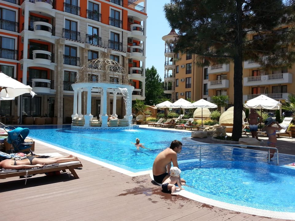 Swimming pool