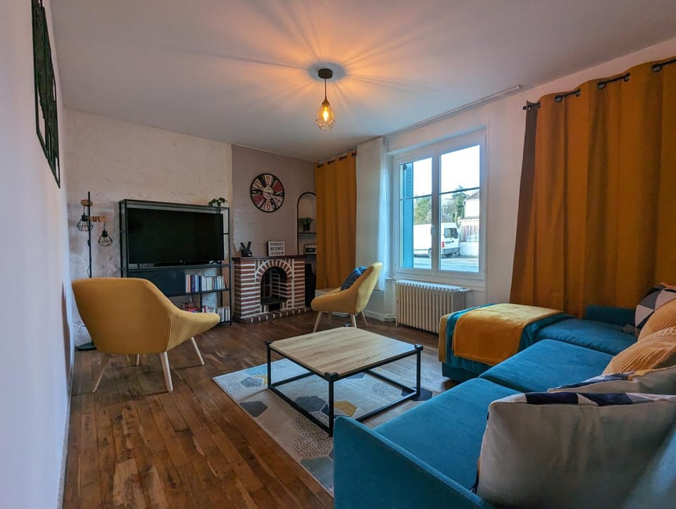 Communal lounge/ TV room
