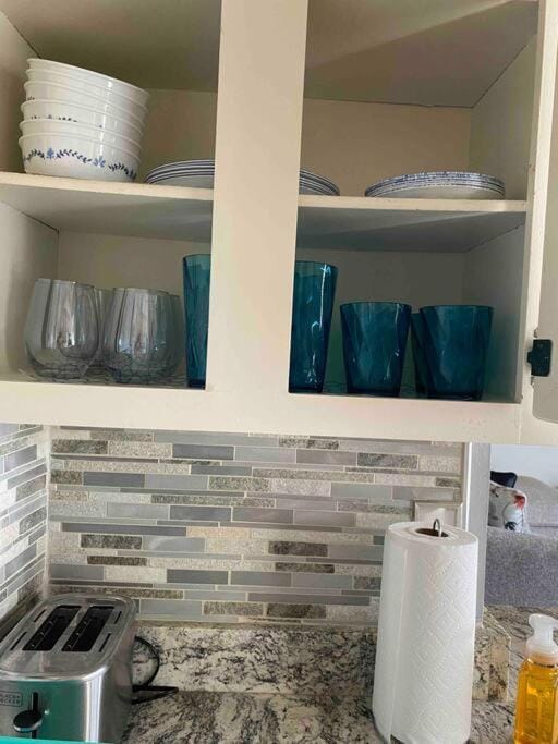 1 Bed Condo Near LK Ray Hubbard Apartment in Garland