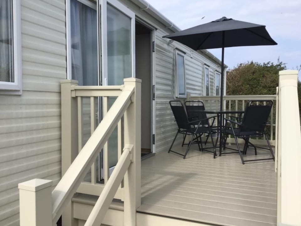 Patio, Balcony/Terrace, Seating area