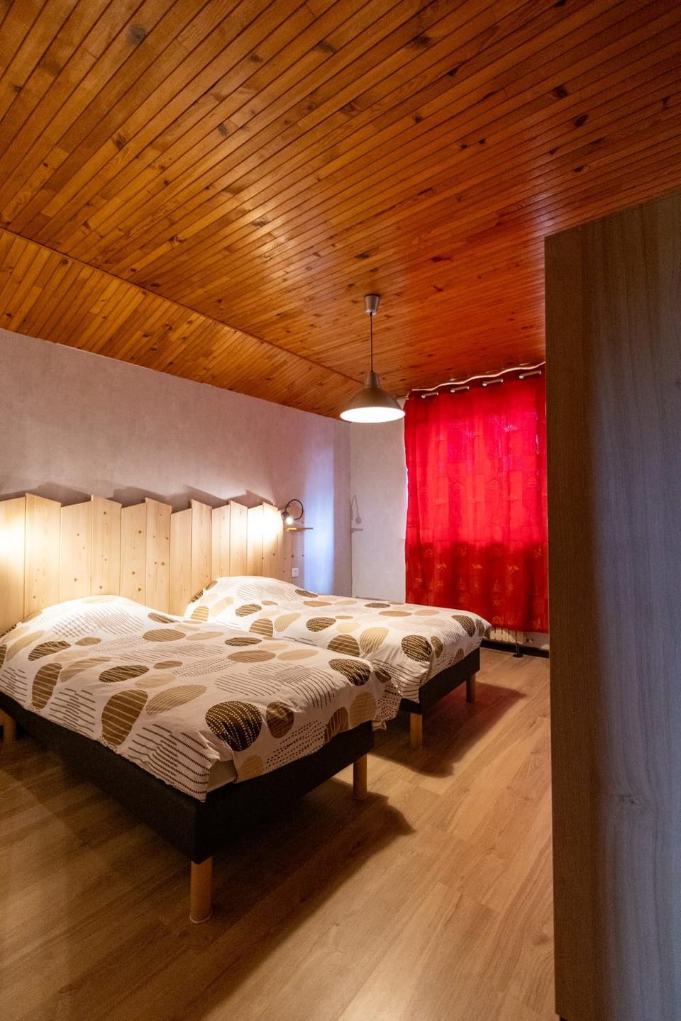 Bed, Photo of the whole room, Bedroom, wardrobe