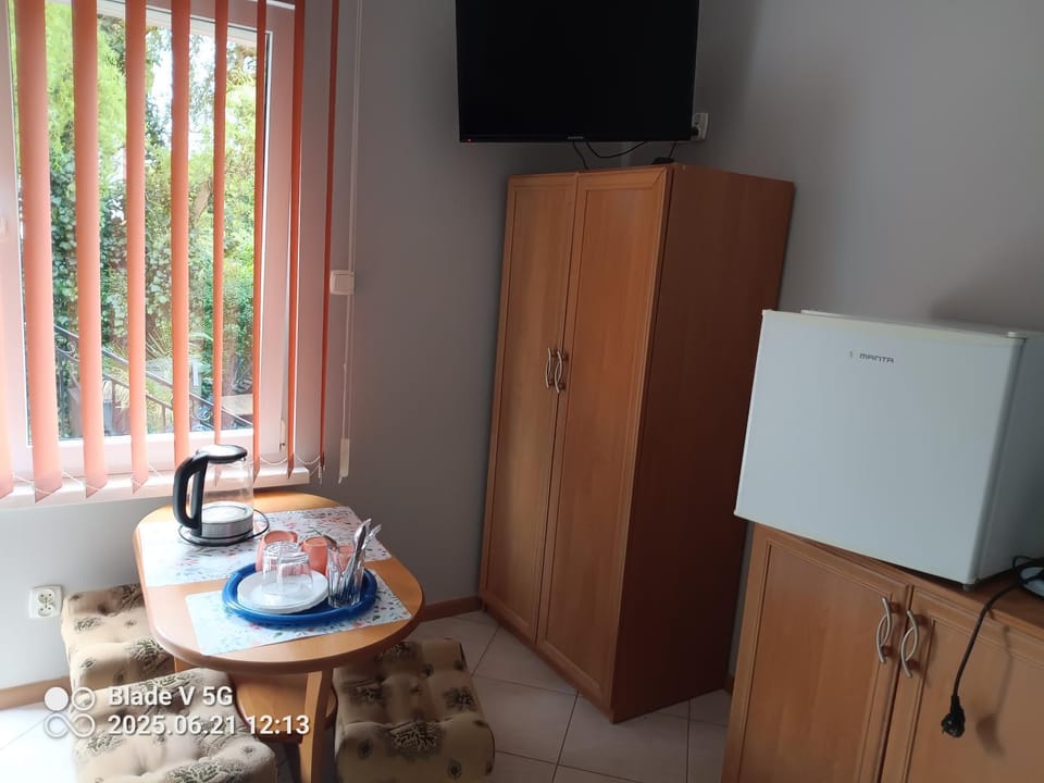TV and multimedia, Coffee/tea facilities, Dining area