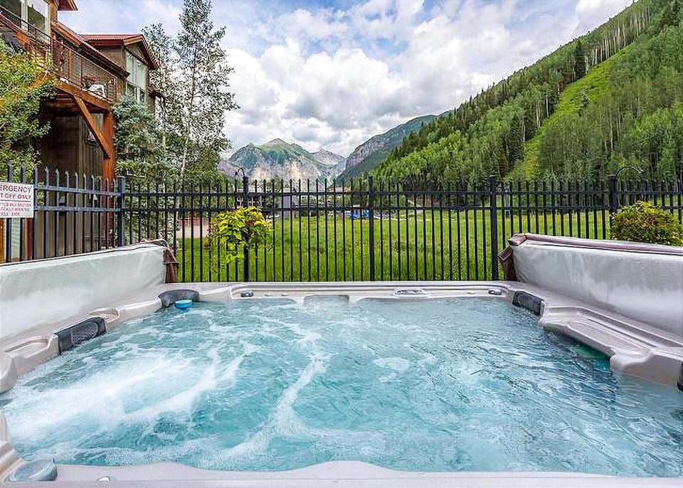 Premier Downtown Telluride Condo - Etta Place Too Apartment in Telluride