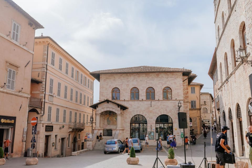 Neighbourhood, City view, Landmark view, Street view, Location