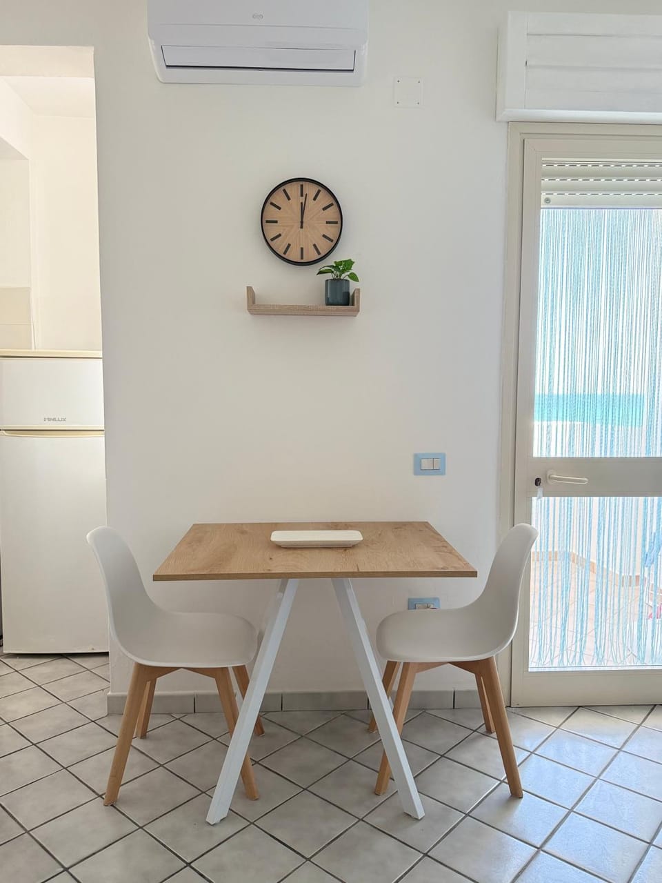 Living room, Dining area, air conditioner