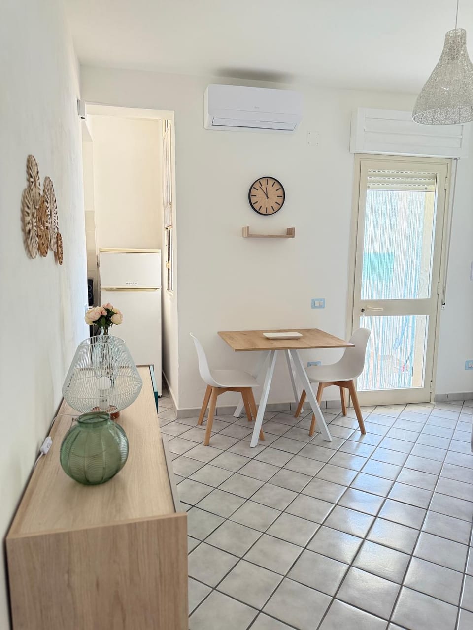 Living room, Dining area, air conditioner