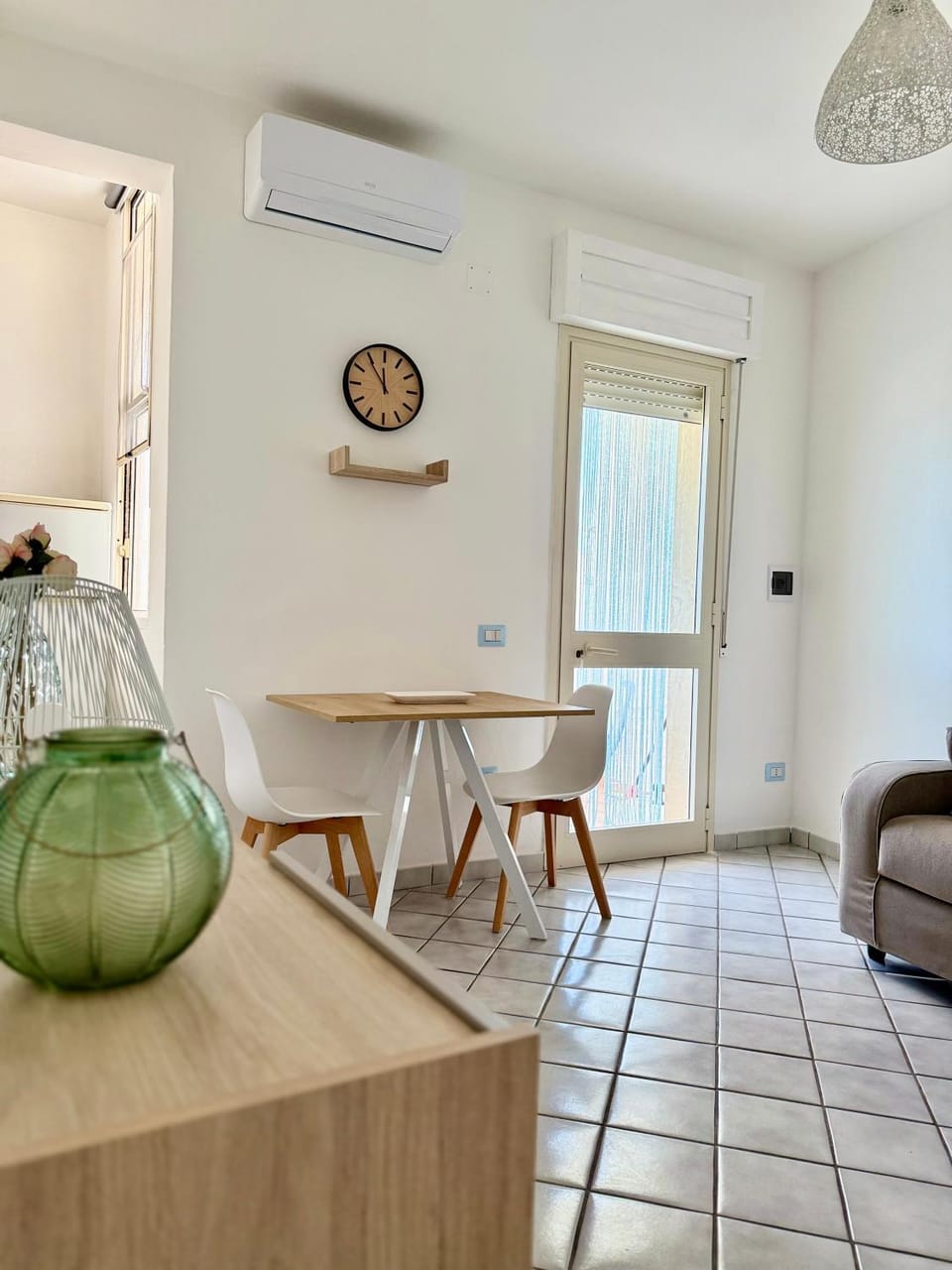 Living room, Dining area, air conditioner