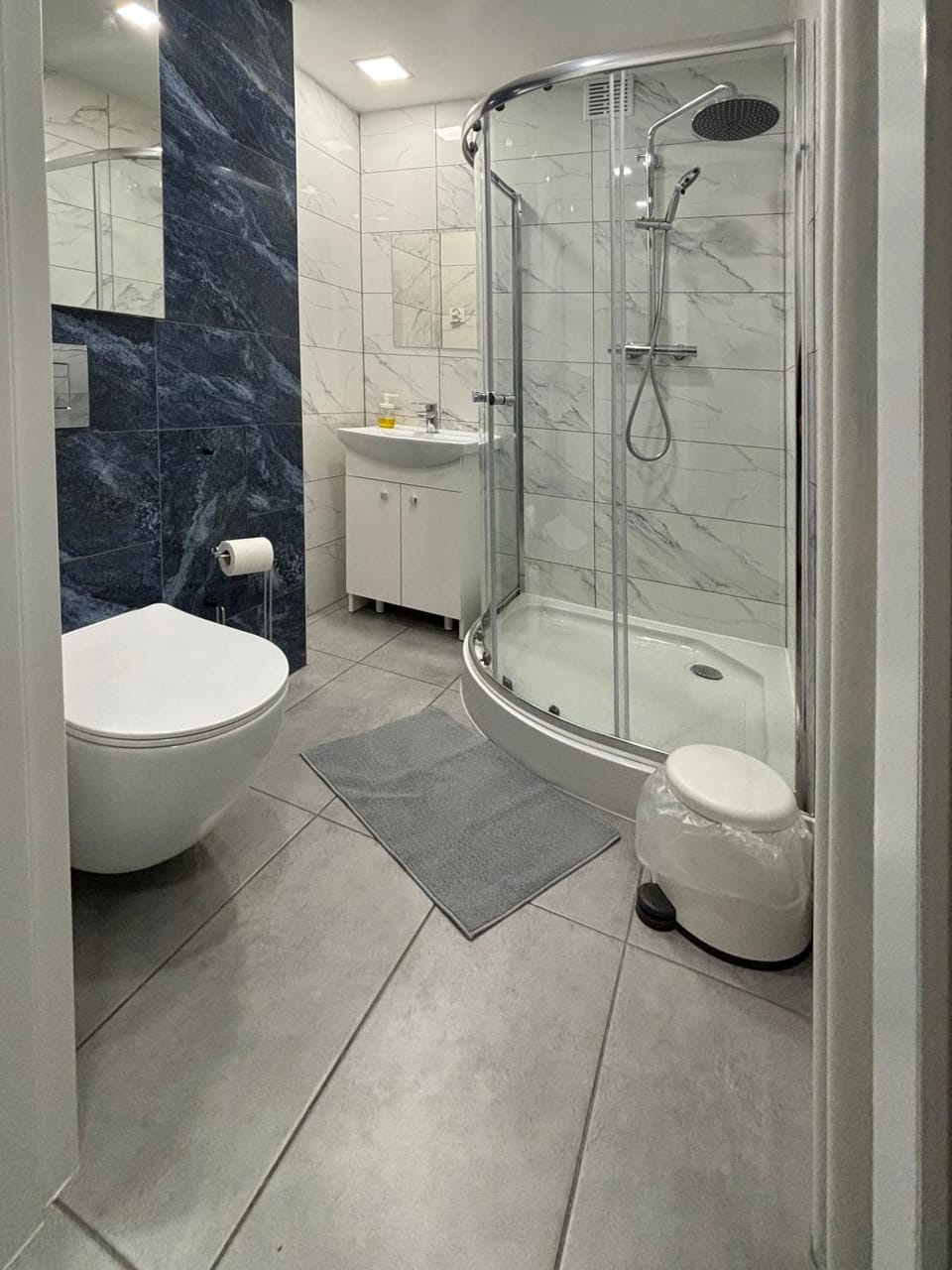 Shower, Toilet, Bathroom