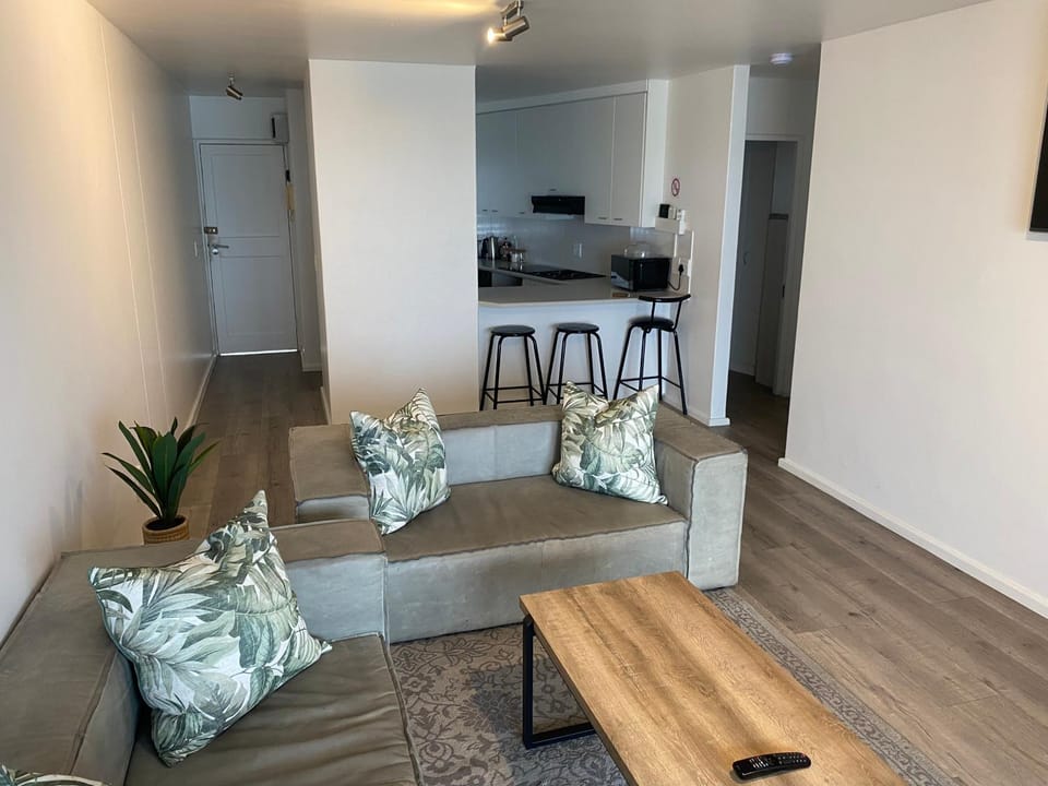 Lounge or bar, kitchen