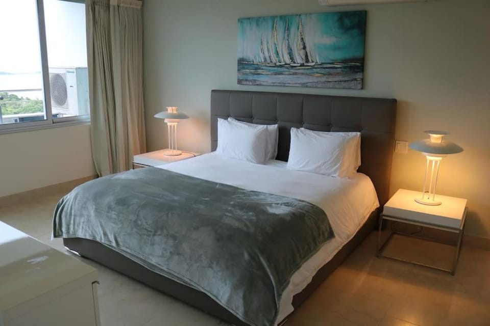 18G Luxury Oceanview with Roof Top Pool Apartment in Panama