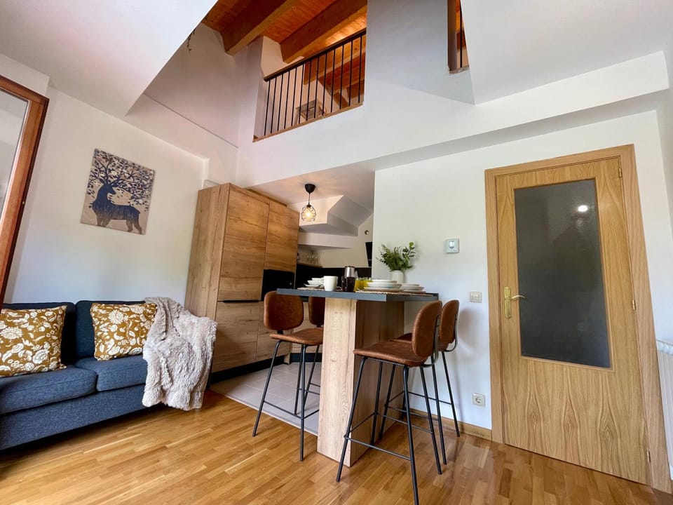 Kitchen or kitchenette, Living room, Dining area