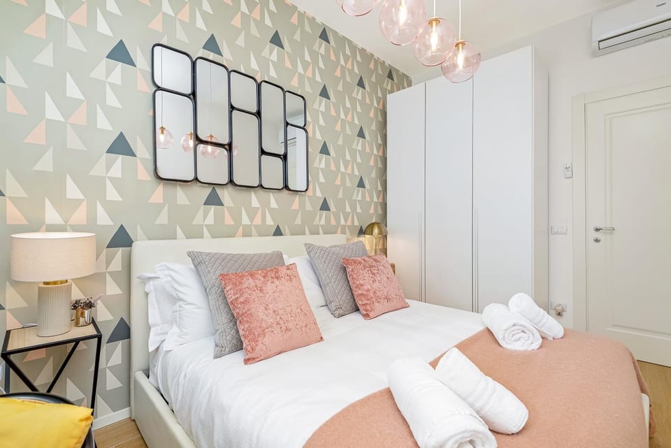 Bed, Photo of the whole room, Bedroom, towels, wardrobe, air conditioner