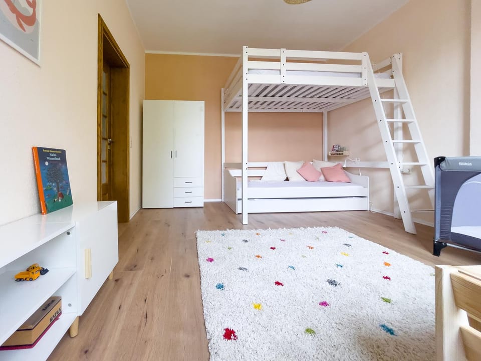 Game Room, children