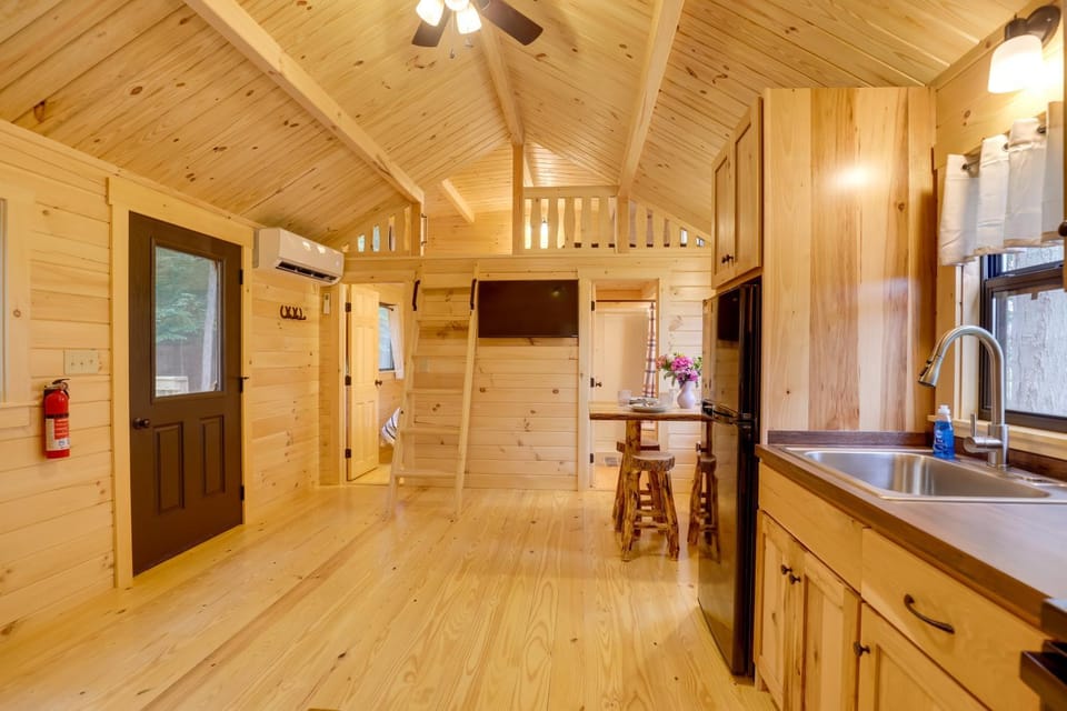 Mtn-View Middlebury Center Cabin: Deck & Grill! Cabin in Pennsylvania
