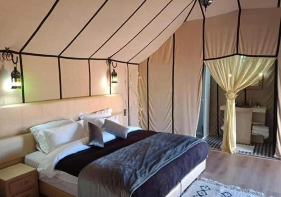 Erg Chebbi Traditional Experience & Activities Luxury tent in Morocco