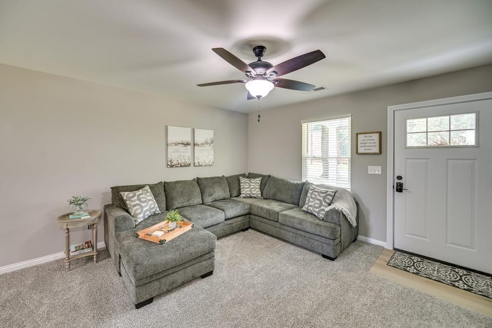 Serene Dry Ridge Vacation Rental with Nearby Fishing House in Williamstown