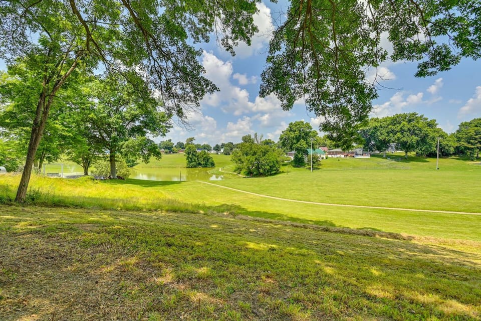 Serene Dry Ridge Vacation Rental with Nearby Fishing House in Williamstown