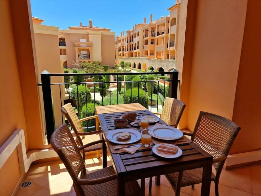 Balcony/Terrace, Dining area