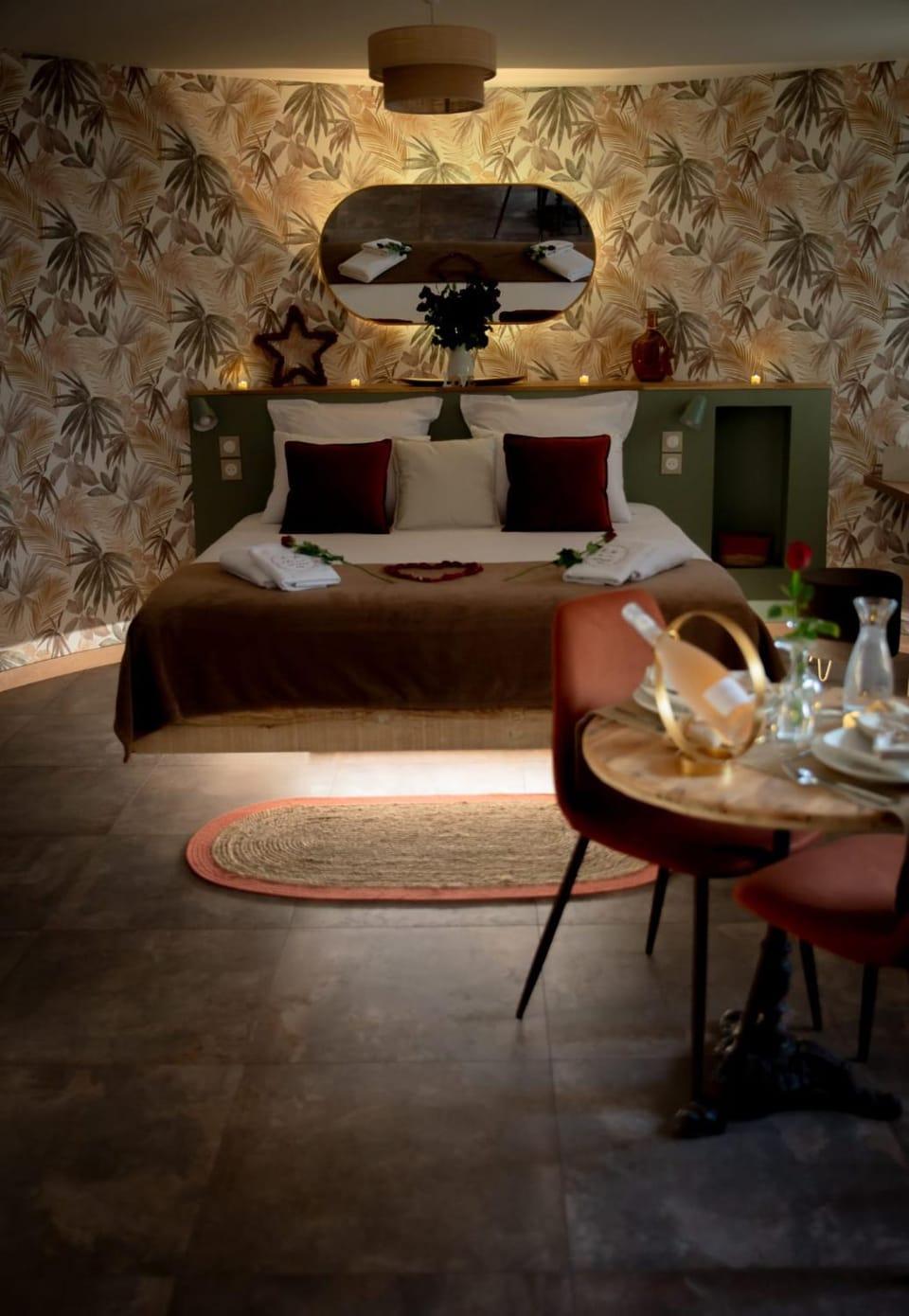 Bed, Photo of the whole room