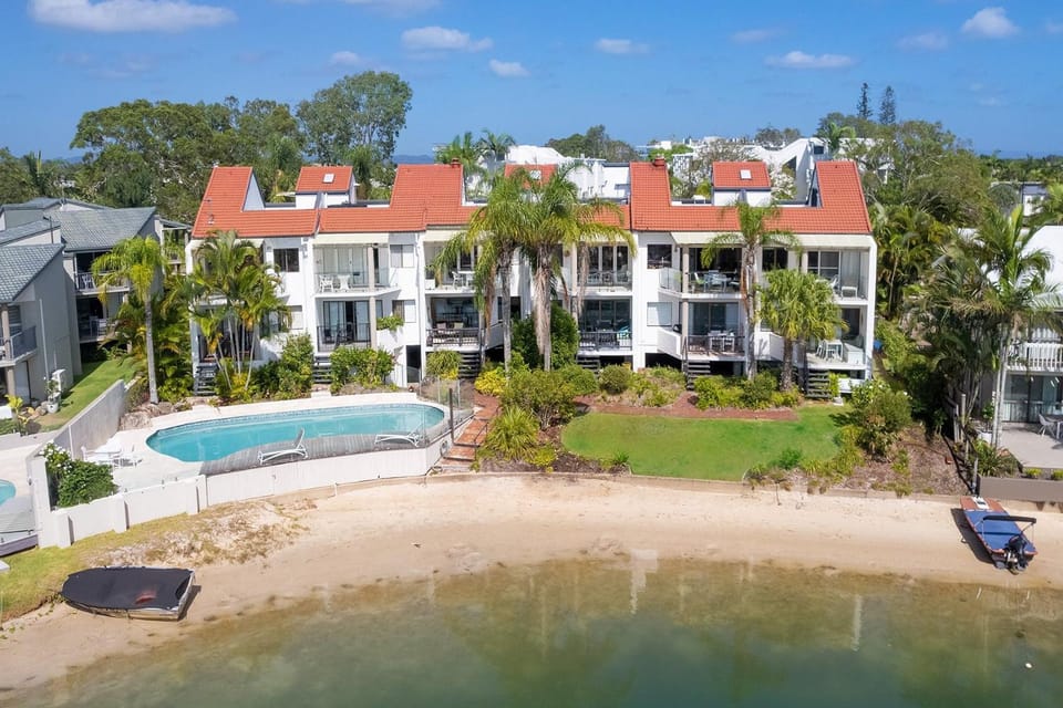 St Tropez 12 Haven with Water View & Pool Apartment in Noosa Heads