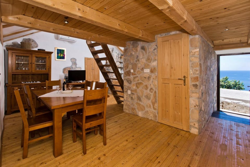 Sunset Haven Villa in Zarace Hvar Villa in Dubrovnik-Neretva County