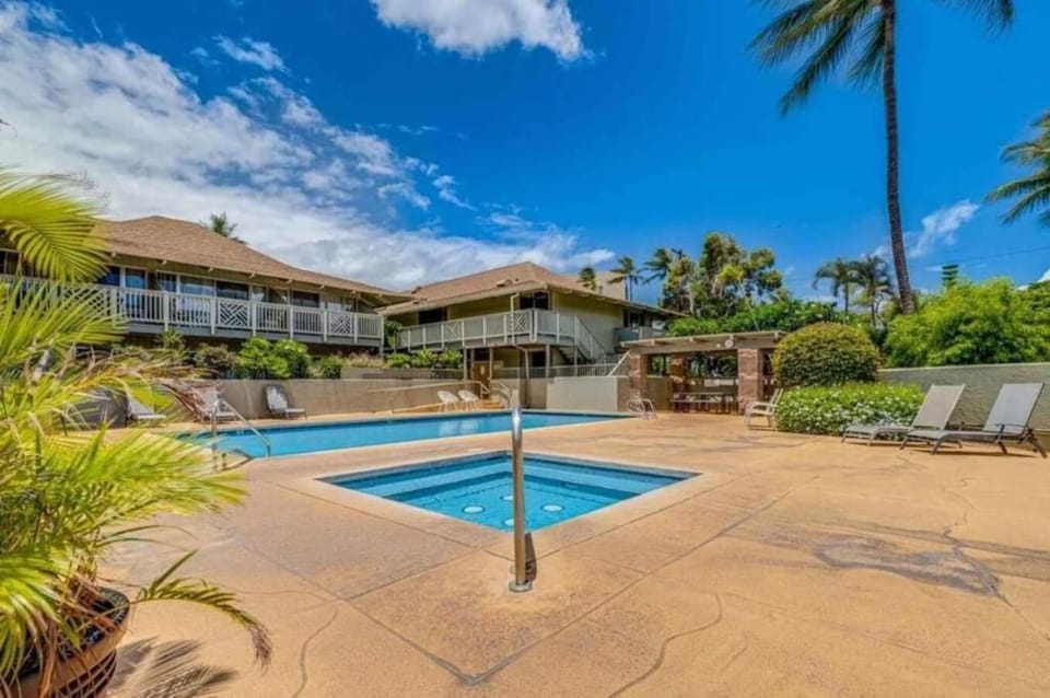 Hot Tub, Swimming pool