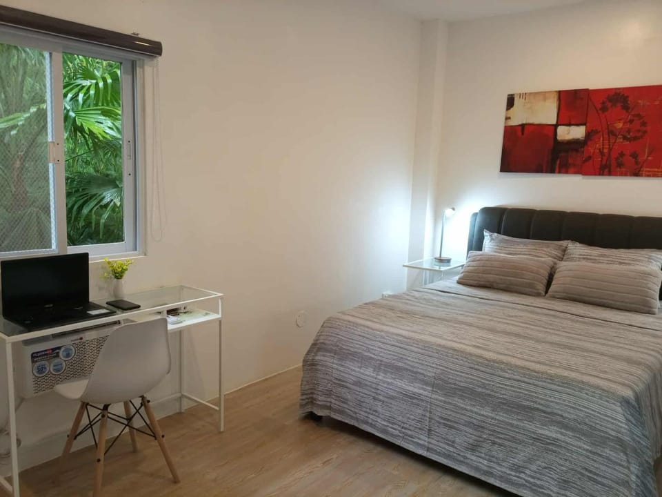 View (from property/room), Kitchen or kitchenette, Garden view