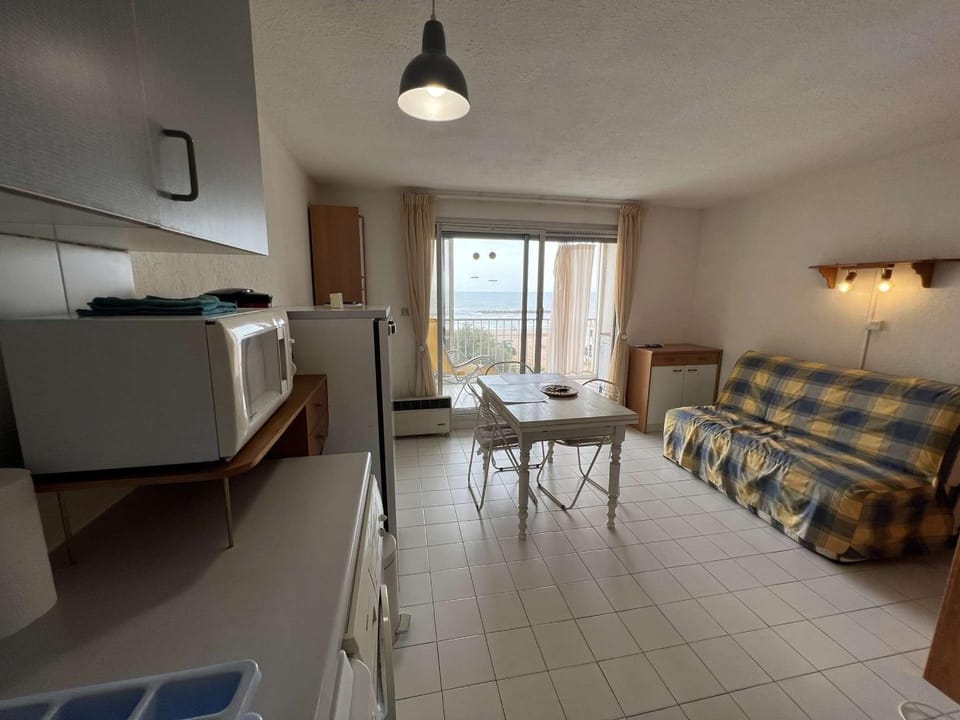 T3 pour 4 pers. à 50m de la plage, parking privatif - FR-1-701-71 Apartment in Occitanie