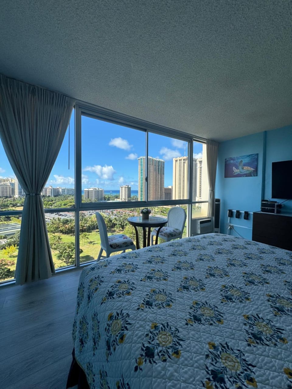 Little Paradise in Waikiki with Lovely Ocean -15F Apartment in McCully-Moiliili