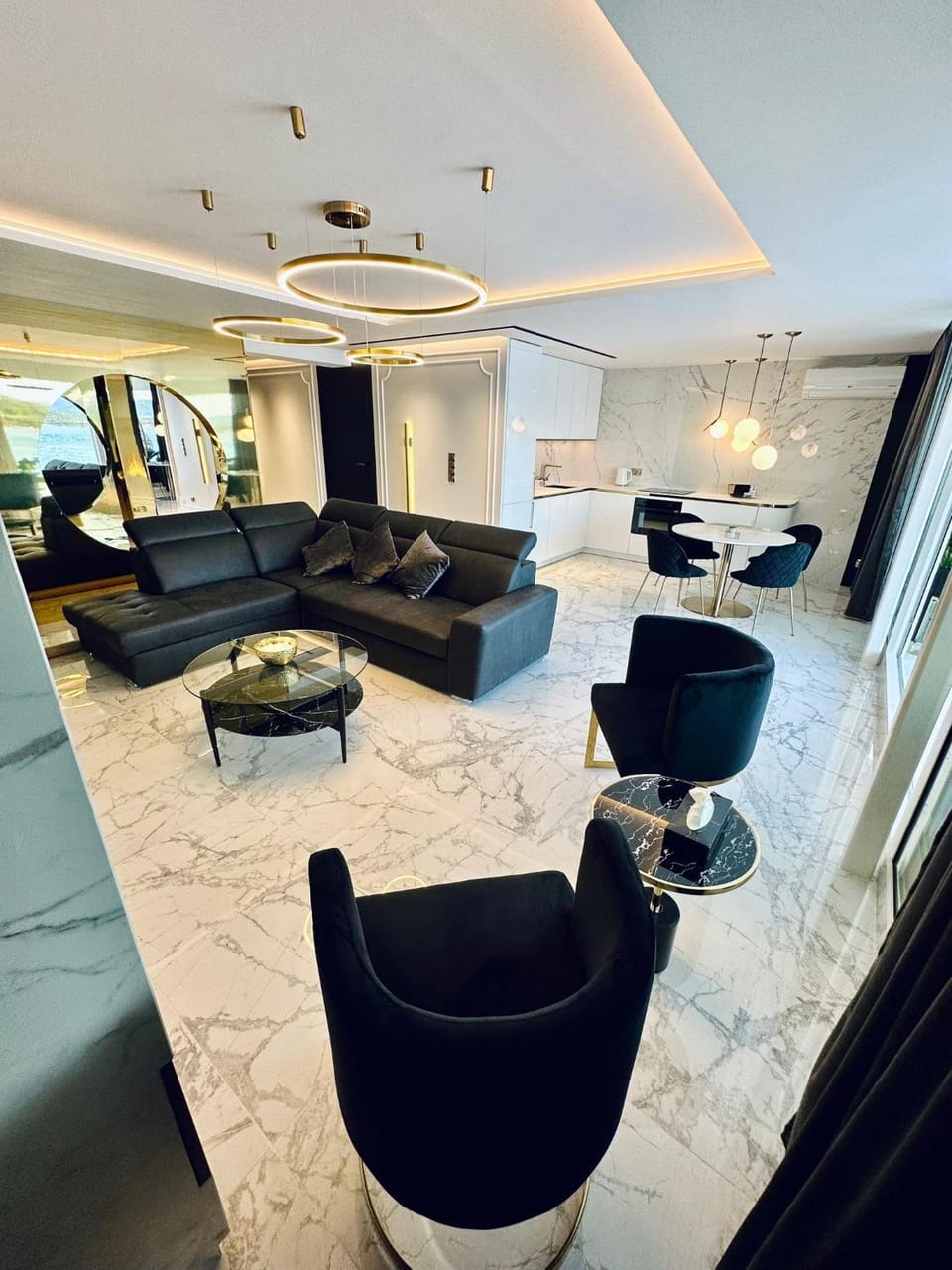 Kitchen or kitchenette, Living room, Seating area