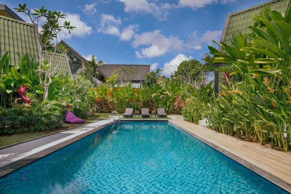 Swimming pool