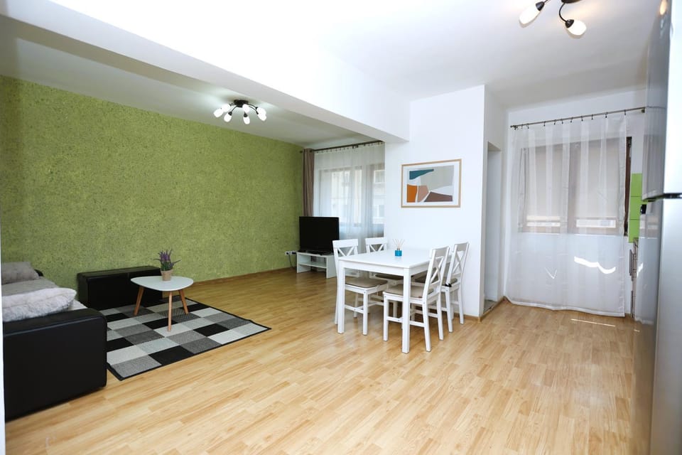 TV and multimedia, Living room, Dining area
