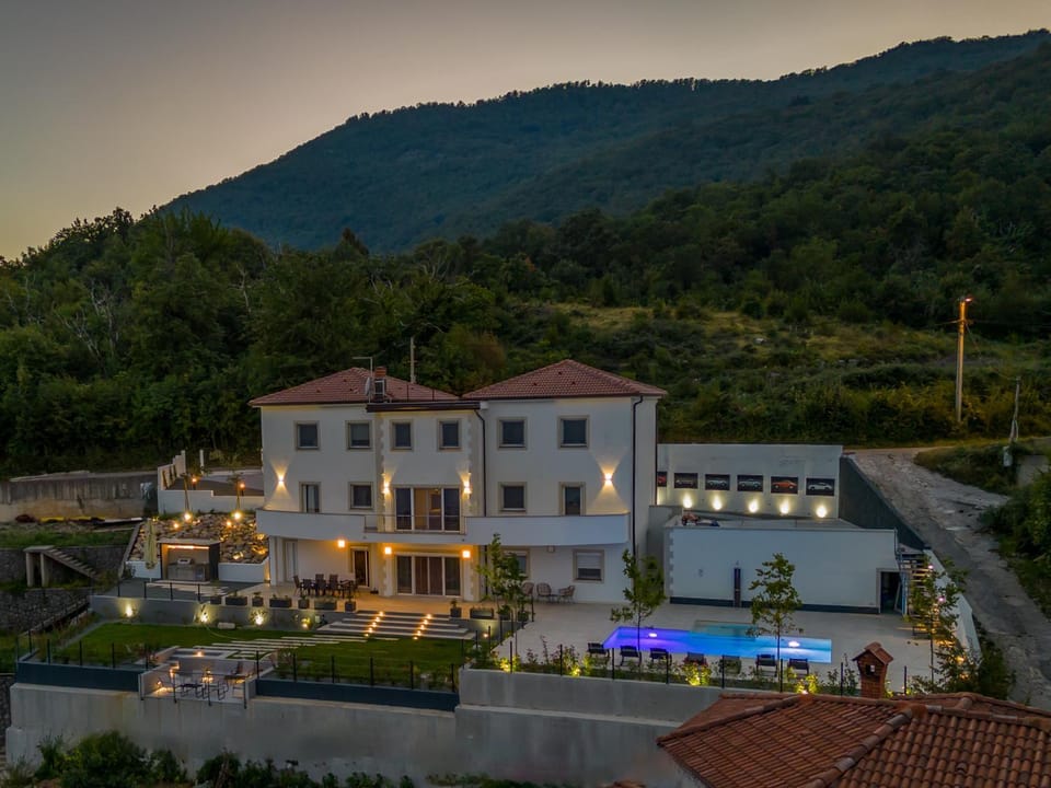 Luxury Villa Carrera with Private Pool - Opatija Area Villa in Primorje-Gorski Kotar County