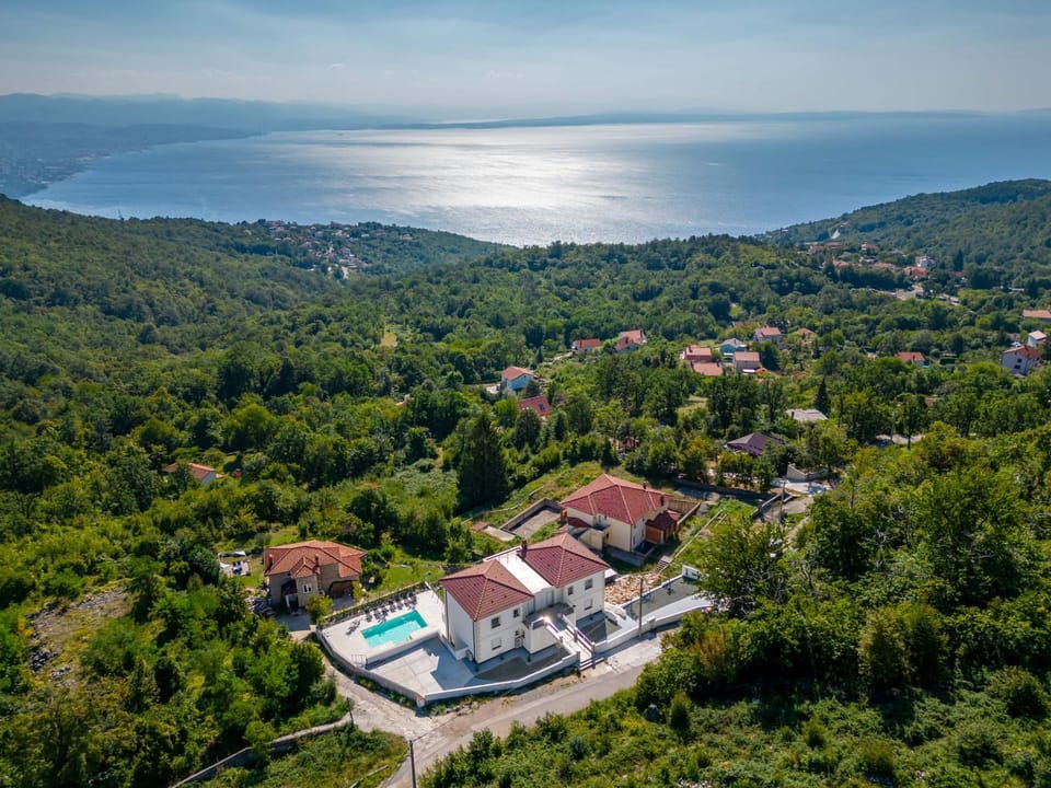 Natural landscape, Bird's eye view, City view, Pool view, Sea view, Swimming pool