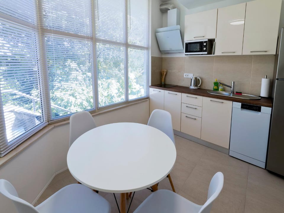 Coffee/tea facilities, Kitchen or kitchenette