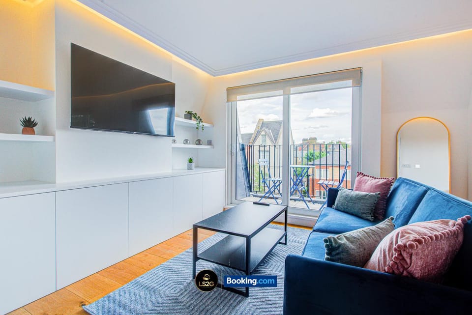 Communal lounge/ TV room, TV and multimedia, Balcony/Terrace, Balcony/Terrace, Living room