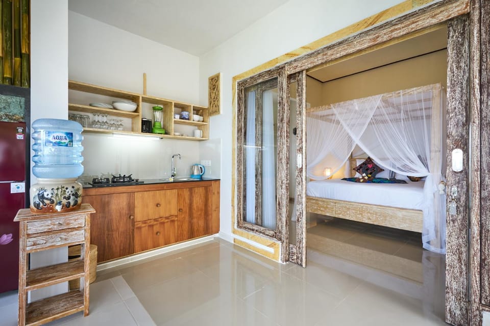 Kitchen or kitchenette, Bedroom