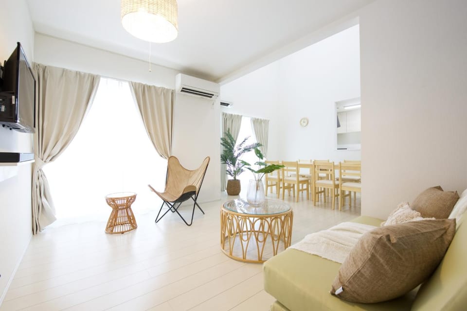 ちゅらパレス B Apartment in Okinawa Prefecture