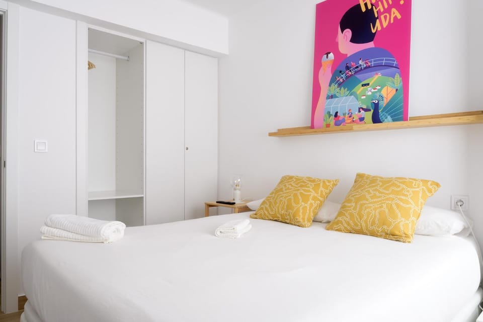 Bed, Photo of the whole room, Bedroom, wardrobe
