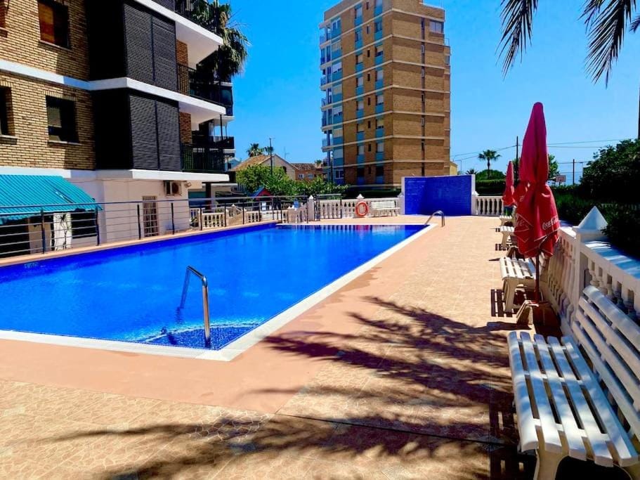 Property building, Solarium, Pool view, Swimming pool, Swimming pool