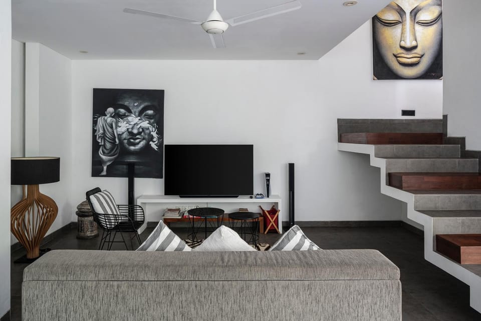 Communal lounge/ TV room, TV and multimedia, Living room, Seating area, Evening entertainment