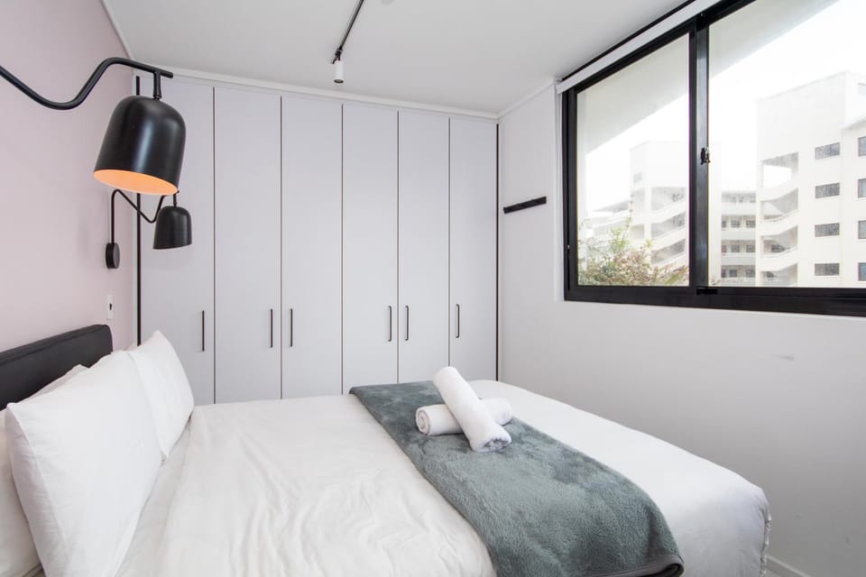 402 The Flamingo, luxury Living Apartment in Sea Point
