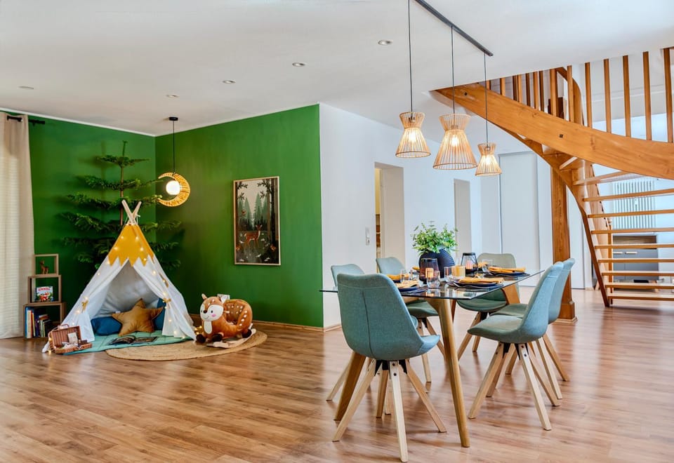 Living room, Seating area, Dining area